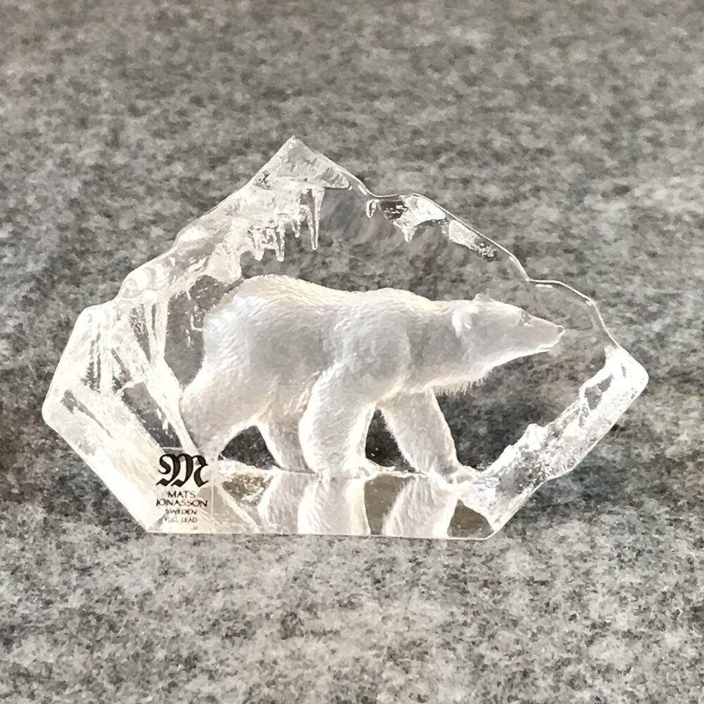 Mats Jonasson Vintage Signature Collection Full Lead Crystal Bear Paperweight
